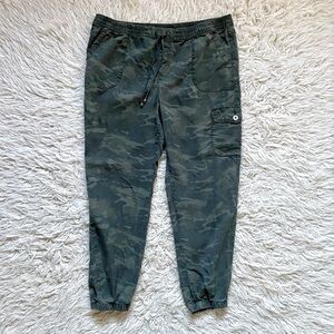 Roadrunner Apparel Camo Cargo Pants